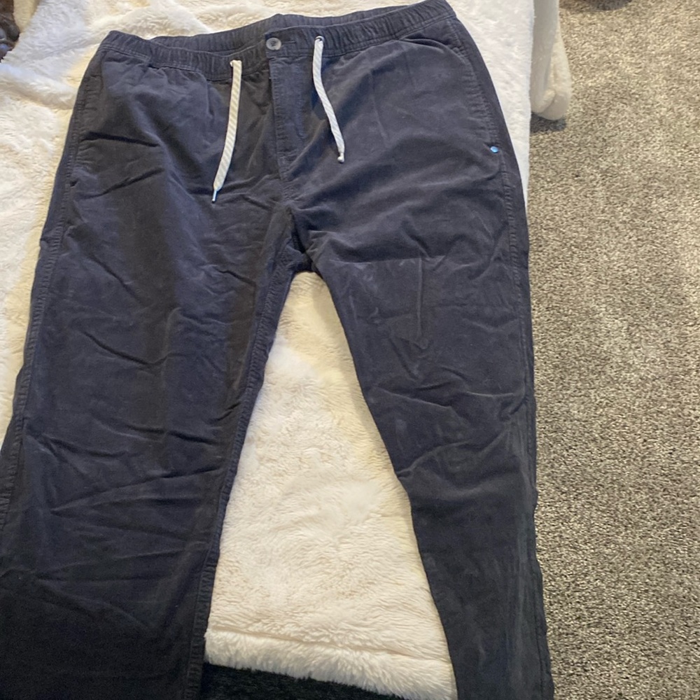 Men’s Vuori courdoroy pants